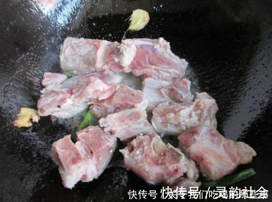 原味|炖肉汤排骨汤时,学会“4不用”,汤原汁原味,鲜美不腥,不发柴