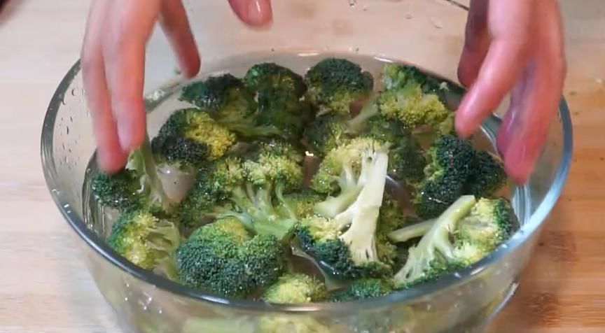 美味|西蓝花最简单的吃法,最大限度的保留西蓝花的营养,鲜香美味