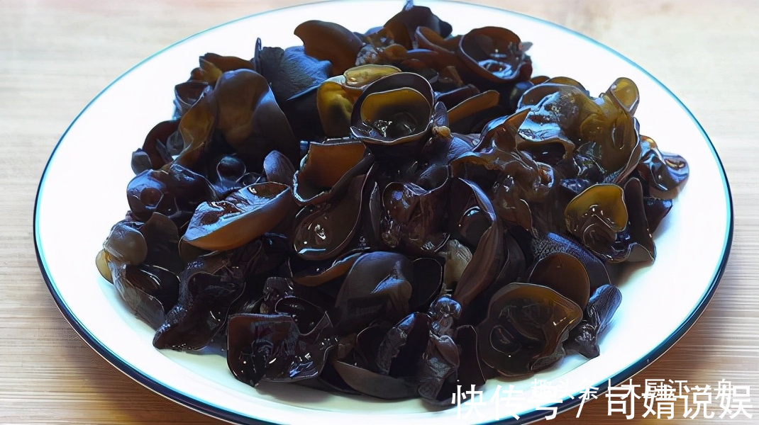 泡软|泡木耳时,直接加水就错了!厨师长教你一招,木耳3分钟就能泡软
