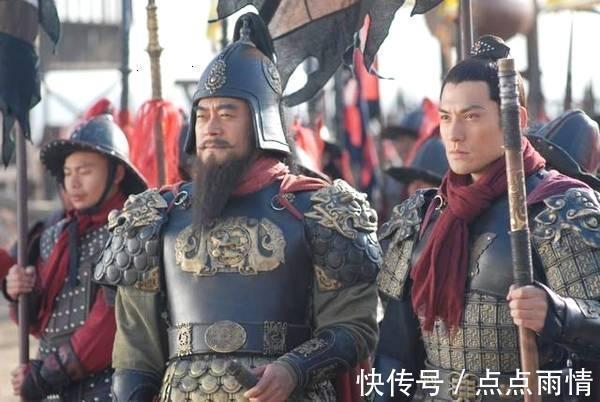 禁军教头#水浒中最搞笑的禁军教头,为了逞威风,被敌将一刀斩于两段