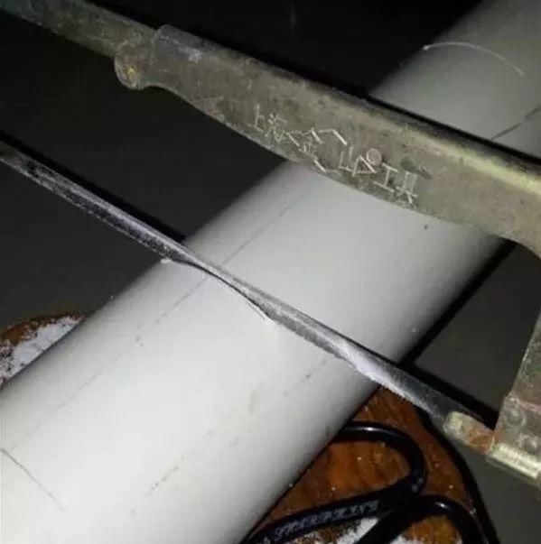 养花占地方？阳台支个架，再养10盆也不挤！