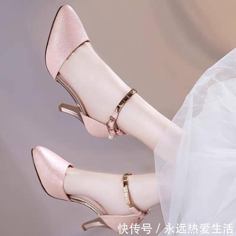 春夏必备一双高跟鞋，穿出优美身姿，优雅又气质