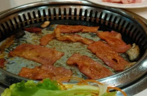 顾客|自助餐隐藏的“四种土豪菜”,店员把它们放在角落,老板偷笑顾客不去品尝