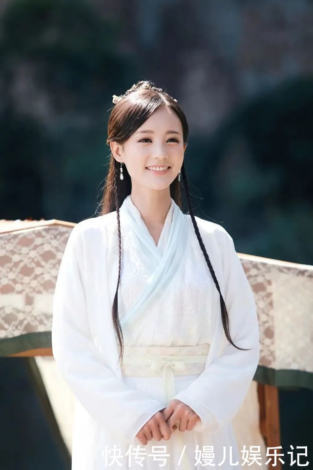 那么多版黄蓉,她是最让金庸老先生满意,又美又灵的一位!