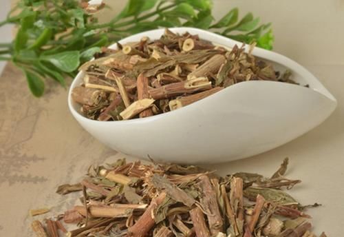 代茶饮|中医绝学身体湿气大的人,用这2味中药泡水喝,祛湿排毒不伤身