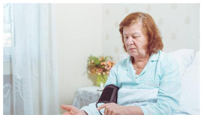 测量血压|为什么在家量的血压总不准?做错4件事,可能会让血压千变万化