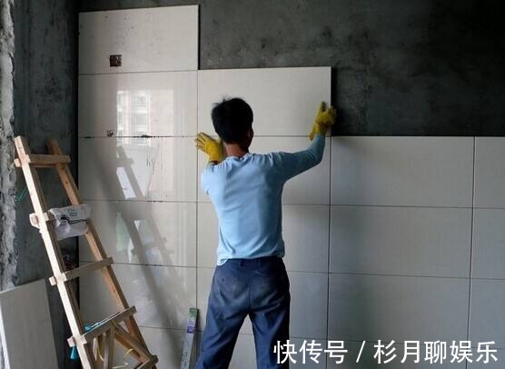 客厅|今后再买房,客厅坚决不贴瓷砖,连踢脚线也要拆,瞧下图,太先进