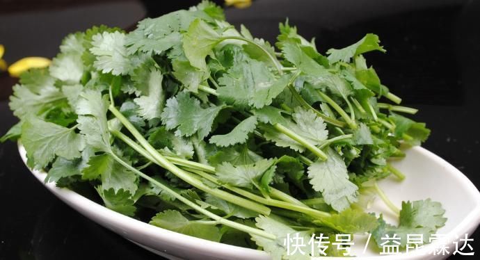 挥发油|你爱吃香菜吗？香菜的功效与作用你知道多少呢？快来看看吧！