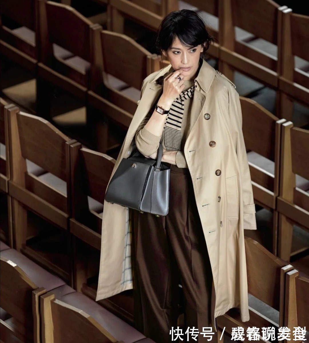 裤型 五十岁女人搭配秋装，要记牢“3穿3不穿”，优雅得体又与众不同