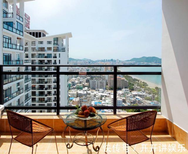 防腐木地板|阳台坚持不贴砖,原来有这好东西来代替,5大好处实用极了