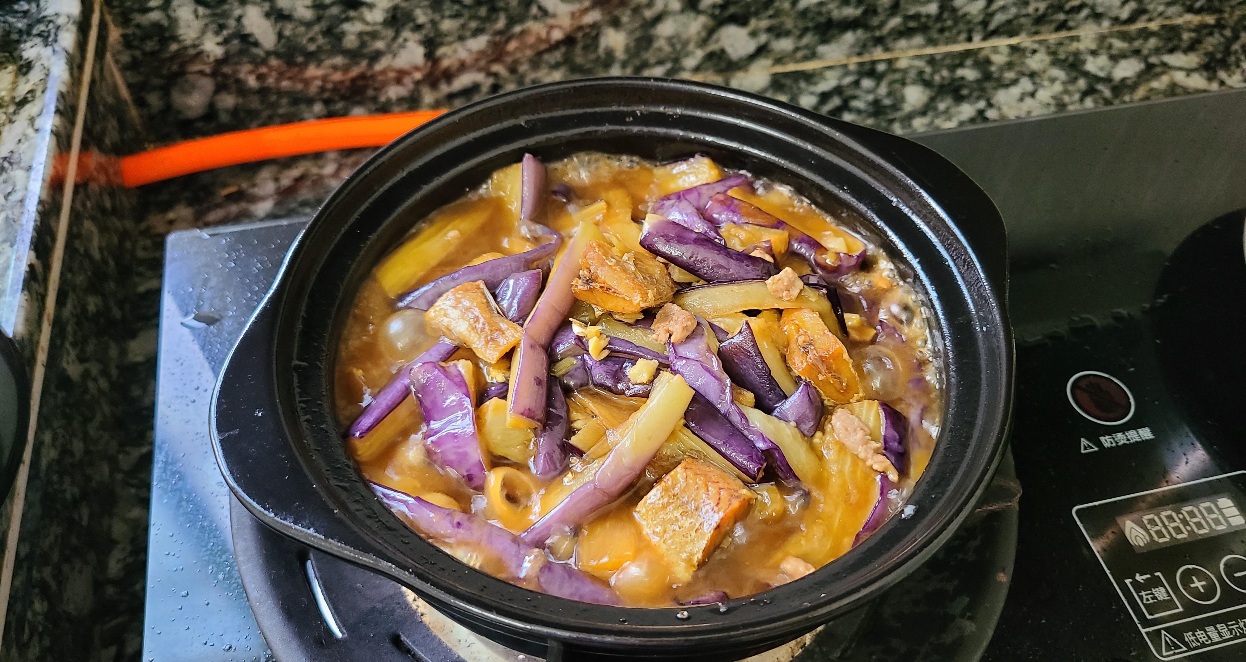 咸鱼茄子煲,广东人爱吃的下饭菜,咸香美味,每次做都很好吃