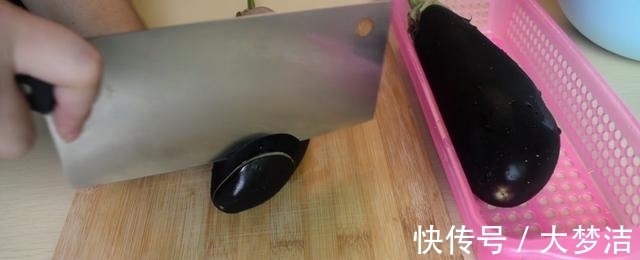 汤匙|酿茄子最好吃的做法,简单美味又下饭,看看你喜欢吃不?