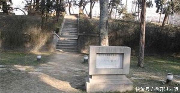 李莲英|李莲英棺材被打开 现场所有人汗毛倒竖 尸体不翼而飞!