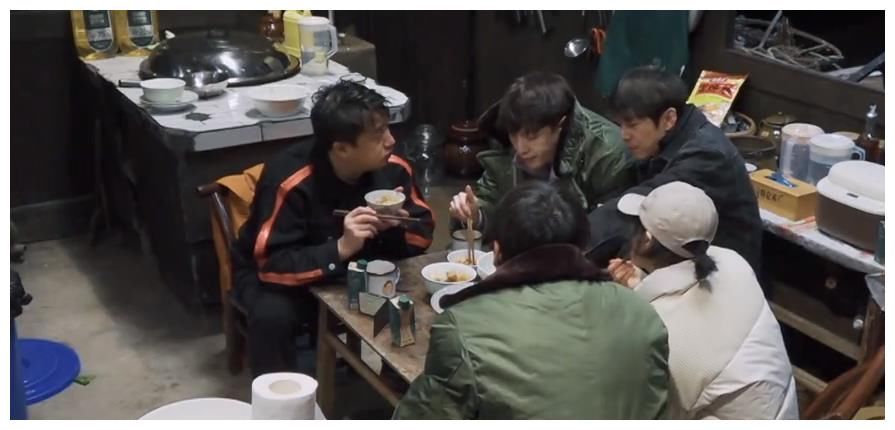 《向往的生活5》：张艺兴太封闭？天真了，黄磊家庭地位差点不保