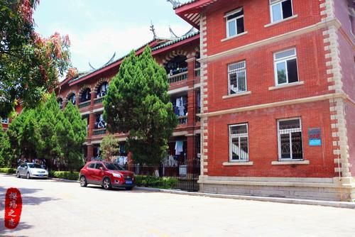 中国最“牛”的大学，名气比5A级景区还大，更在海外设有分校