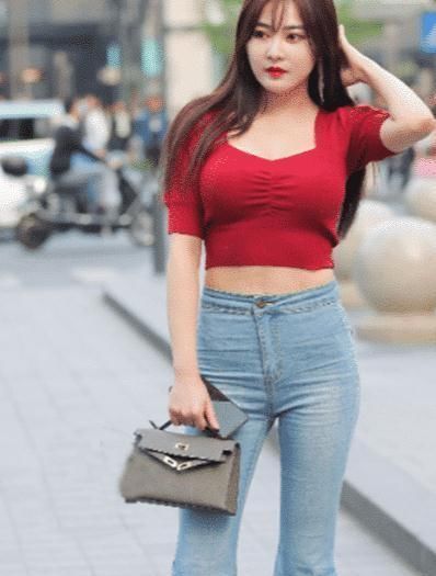 模特|街拍色彩明艳的五分袖上衣,是否能打动你们的心