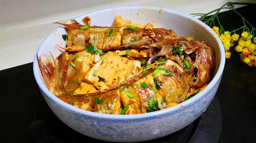 鱼肉|入冬后，吃鲅鱼鲤鱼不如吃它，炖一炖滋补又馋人，和螃蟹肉一样香