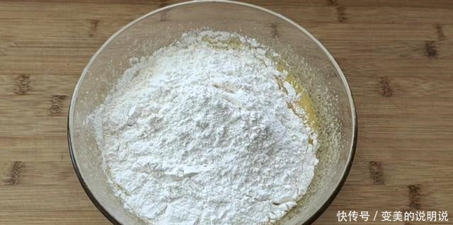  桃酥这样做，厨房小白也能轻松学会，香酥可口，越吃越香