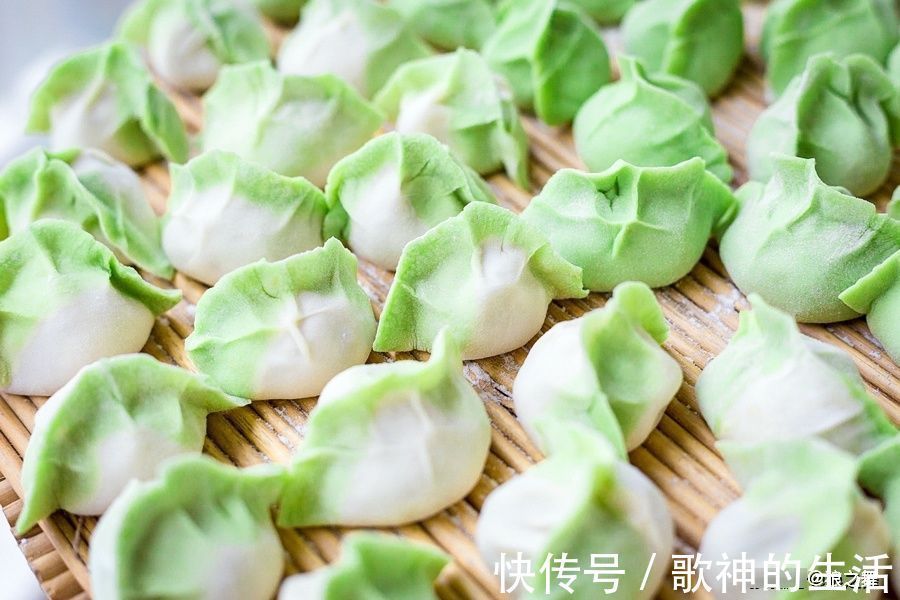 小技巧|白菜猪肉馅饺子,10人9错,3个小技巧,饺子鲜嫩多汁孩子特爱吃