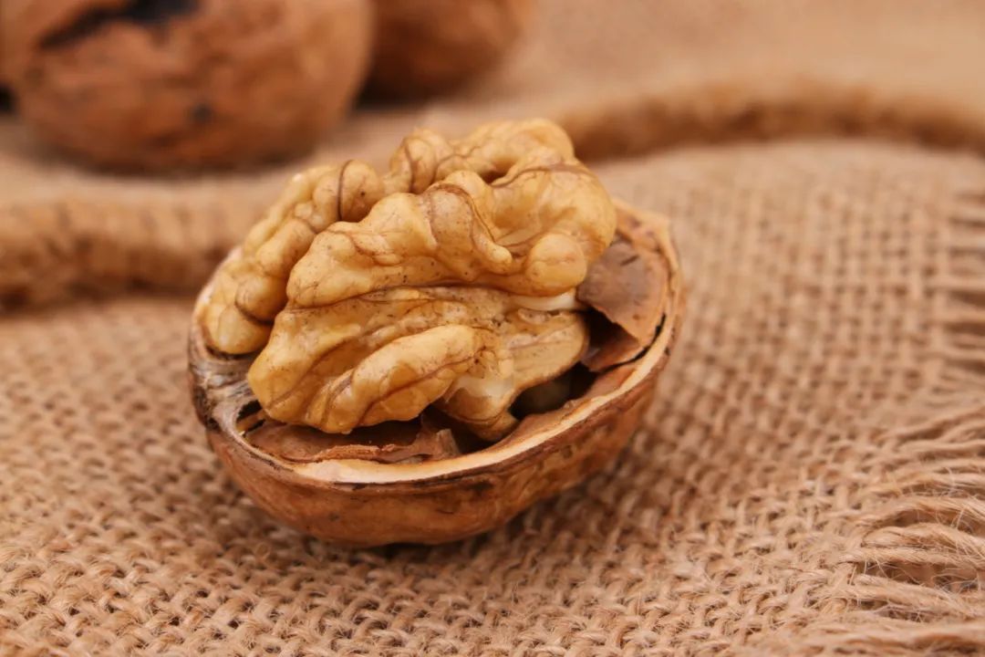 中老年|中老年人别太节俭,这4种食物或可提升身体免疫力,平时可以多吃