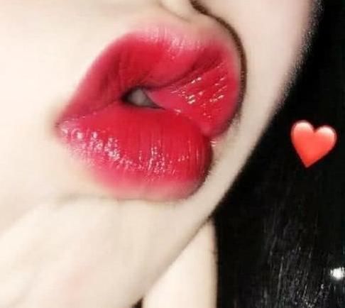 口红|女生“涂口红”的3个错误,00后早已成习惯,难怪唇纹深还老沾杯