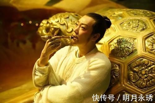 李白|李白初入翰林院,半醉半醒赋诗三首,诗文惊艳了诗坛,传唱千古