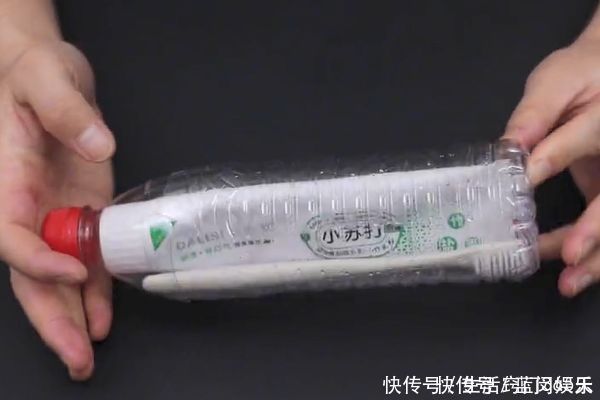 妙用|今天才知道，2个塑料瓶套在一起很厉害，解决了生活中一大难题