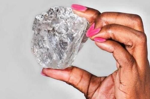 非洲特产大钻石卖的便宜,却有很少游客会买,这是为什么呢