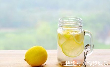 美白|皮肤科专家热牛奶中放1勺,连喝18天,皮肤又白又亮,色素消