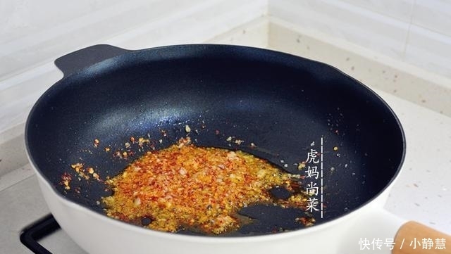 烤肉|杏鲍菇新吃法,一顿炒8个,比烤肉还香,夏天开胃不油腻