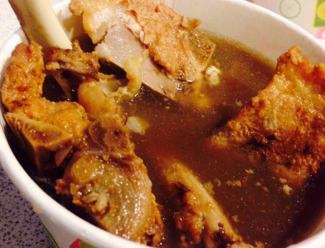 炖排骨时别焯水，婆婆用这个做法，汤鲜肉嫩无腥味，每次都不够吃