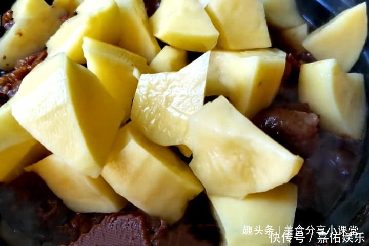 砂锅牛肉最简单的做法,牛肉鲜嫩入味,做法简单,好吃又营养