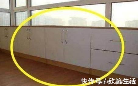 阳台|阳台万万不要装带顶柜的柜子,越来越多人盛行这样装,好看又实用!