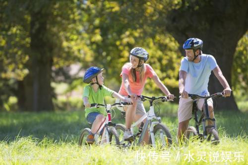 在你身边|妈妈在这4方面越“懒”,养出的孩子越出色,该懒的时候就懒一点