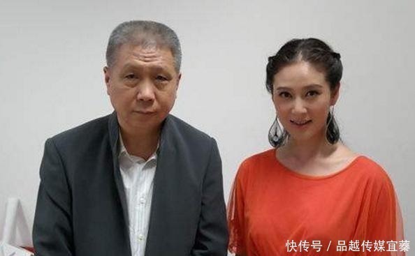 硬鞭$马未都:我有一件明代“竹节鞭”,体量大分量足,我这岁数抡不动