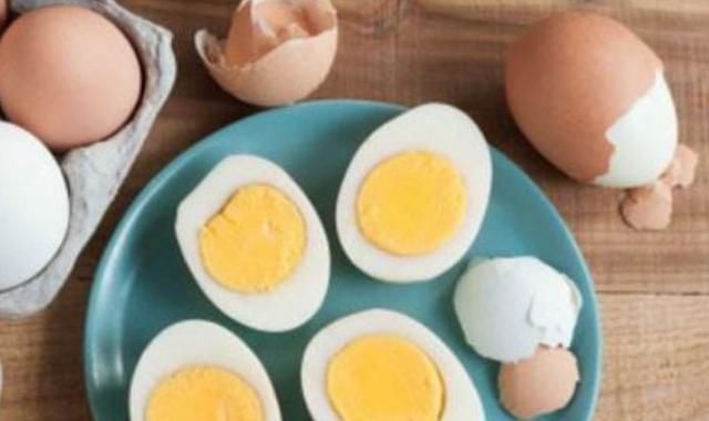 冷水|煮完鸡蛋后，应该尽量不要用冷水泡？答案可能跟你想的不一样！
