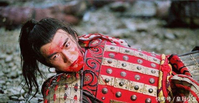 昏厥|杨家将被陷害全部牺牲,佘太君在守灵时看见一人,当场惊恐昏厥!