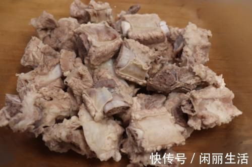 猪肉|煮猪肉炖排骨，“最忌”放这3味料，很多人都习惯放，难怪不好吃