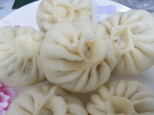 这个包子没有肉却特别鲜,只用俩食材,一个负责香,一个负责鲜!