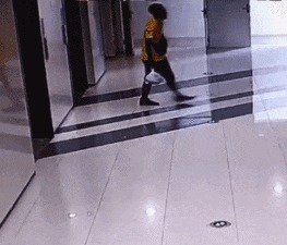 |搞笑GIF:今天给大家展示一下 什么叫做做贼心虚