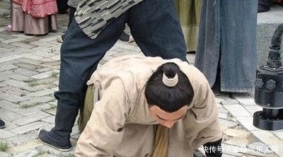 胯下之辱|韩信被封为楚王回乡后,是如何对待当年让他忍受胯下之辱的恶少年