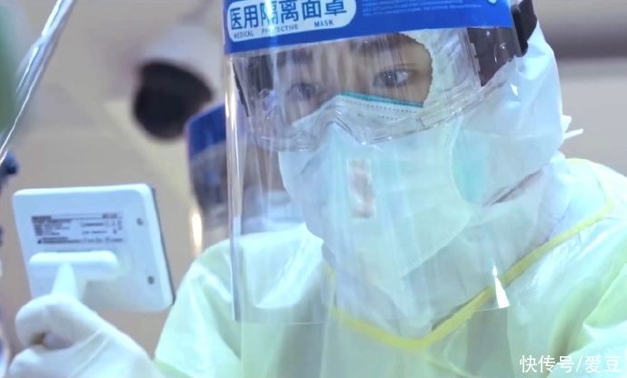 史诗|210702 深度还原一部英雄城市的抗疫史诗 易烊千玺特别出演电影《中国医生》终极预告曝光