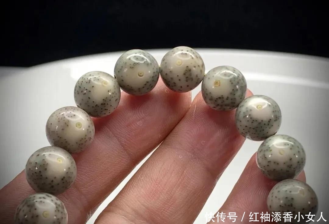 如果你玩手串有这3个举动,那么恭喜你,手串可以扔垃圾桶了!