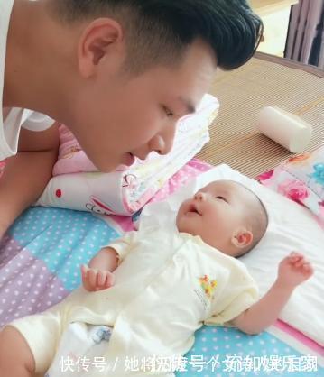 萌叔|哥哥和妹妹相差18岁,两人相处的瞬间,妈妈都羡慕