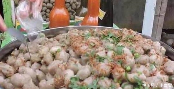 a1724|单亲妈妈街头卖“假肉丸”, 一元1个, 每天卖出上百斤