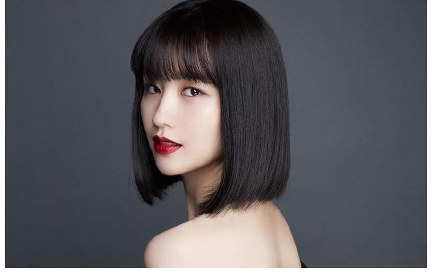 拍到一半就下车,戏份还没女三多,这女主当的真憋屈