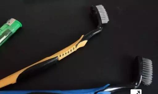 把牙刷毛剪短一半，放厨房里全家人抢着用，太实用了早学早受用