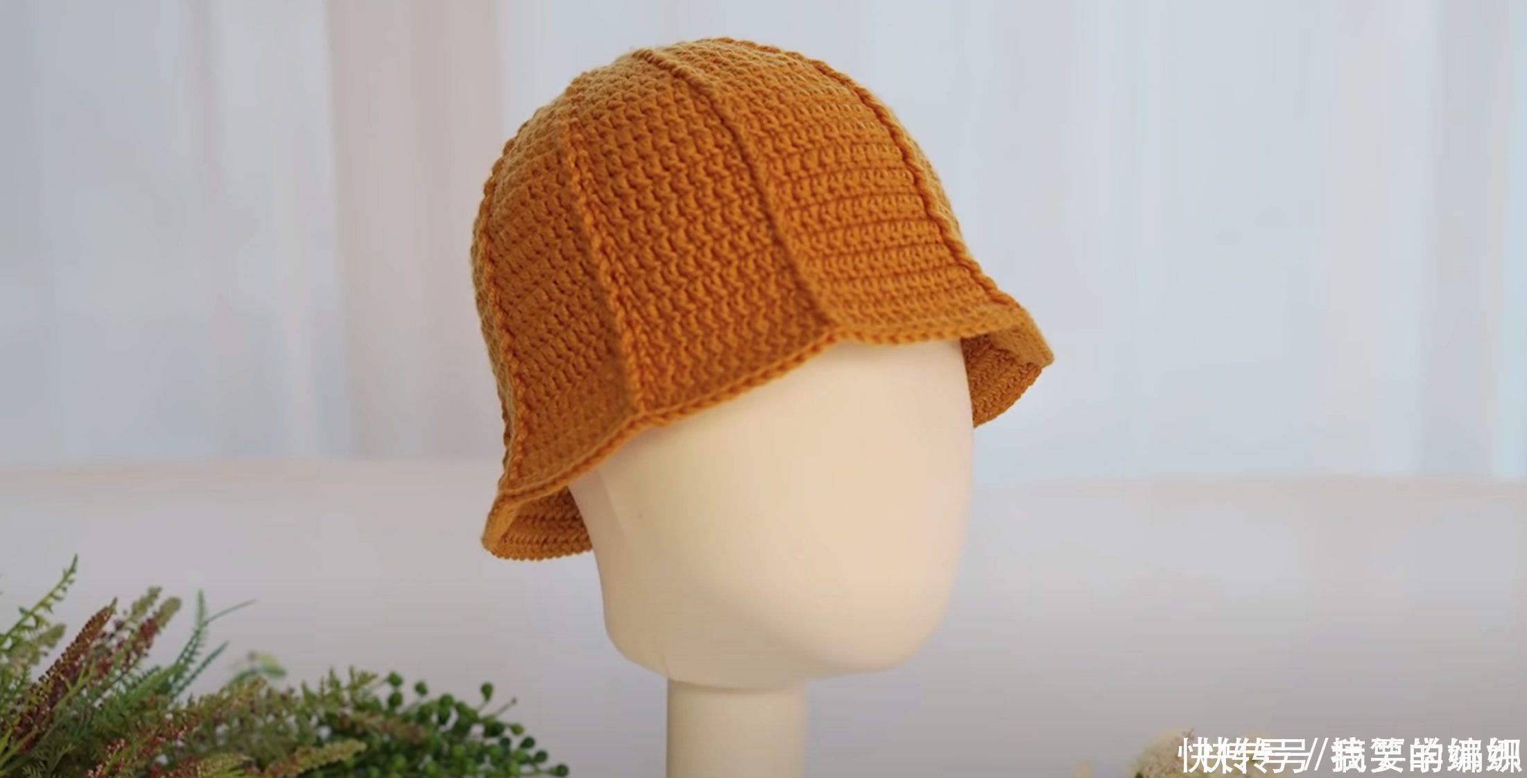 冬夏都可戴的一款帽子,只需换不同的线来钩,出行携带方便可折叠