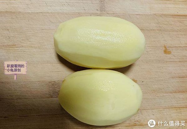 保鲜膜|2个土豆这样做,简单方便,绵软滑嫩,越吃越想吃,根本停不下口