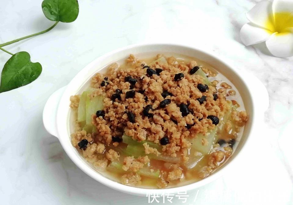 夏天|夏天就喜欢吃蒸菜，3种食材一起蒸，10分钟上桌，简单好吃营养全